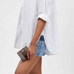 Snap Wallet In Signature Jacquard